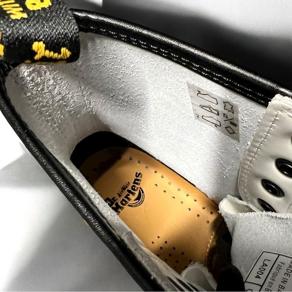 🌻NEW w/tags Dr. Martens White Combat Boots – Classic Doc Martens Style Size 6 - Picture 8 of 11